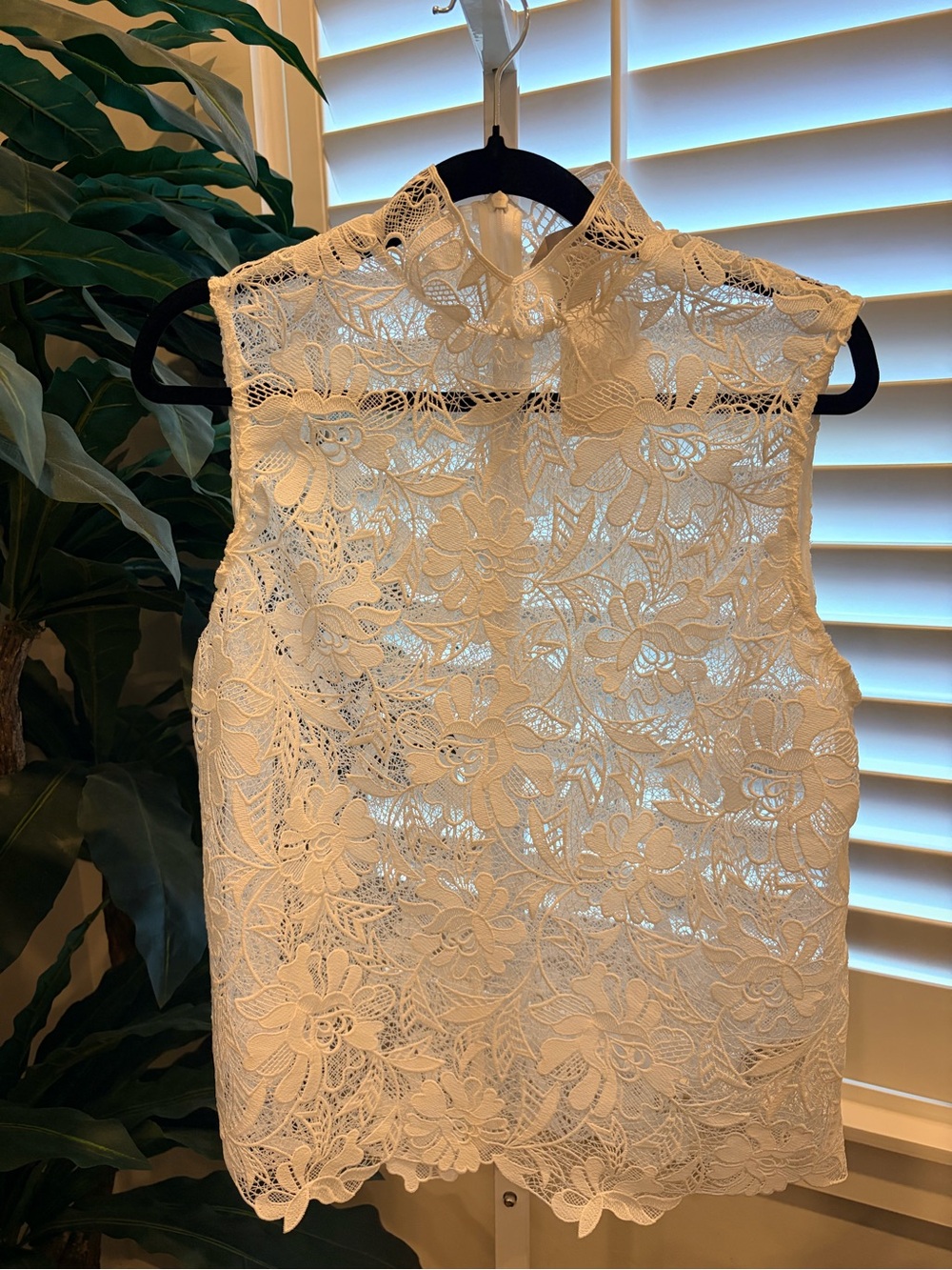 Express White Floral Lace High-Neck Sleeveless Camisole